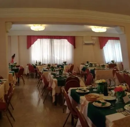 Universo Hotel 3*